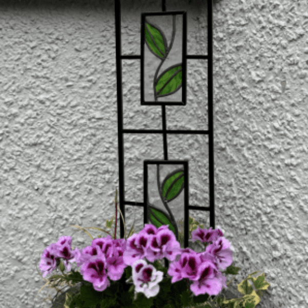 Garden Trellis Feature with North Lakes Stained Glass